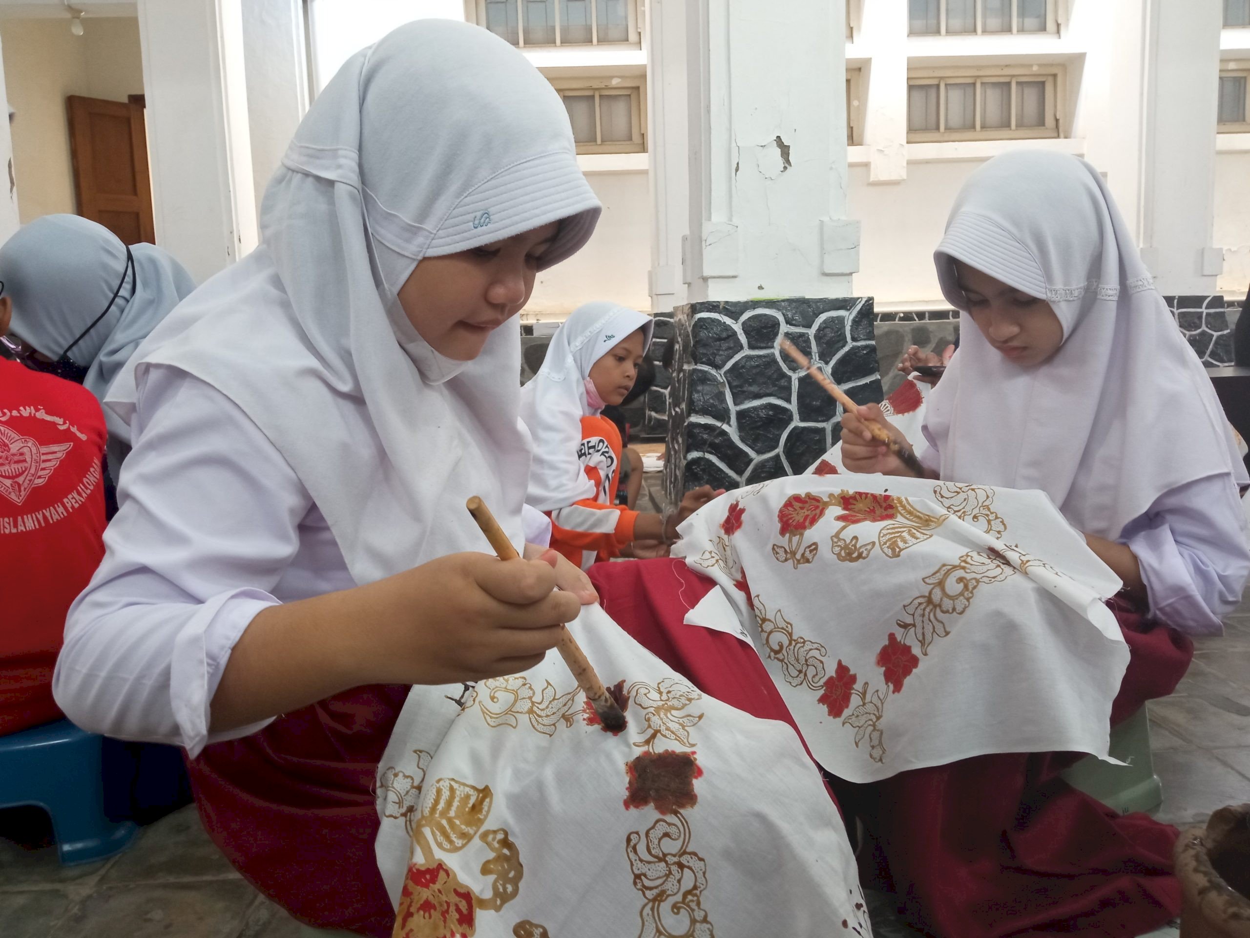 Mempertahankan Warisan Budaya Melalui Kreativitas Anak Muda