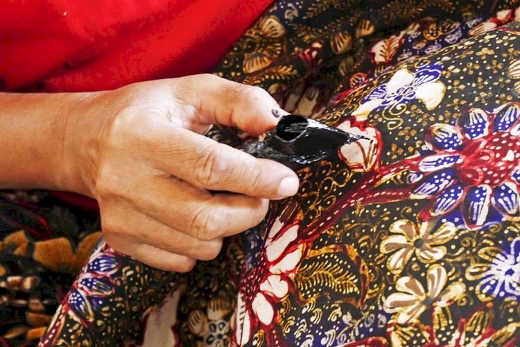 Mengenal Jenis-Jenis Batik: Dari Batik Cap Hingga Batik Tulis