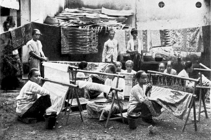 Pesona Budaya Indonesia dalam Kain Batik: Memahami Makna dan Sejarahnya